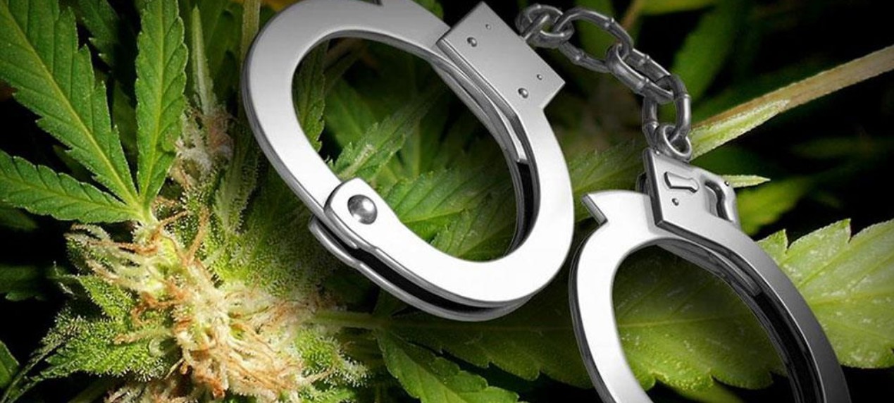 Σύλληψη νεαρού ζευγαριού και 68χρονης για υποθέσεις ναρκωτικών 
